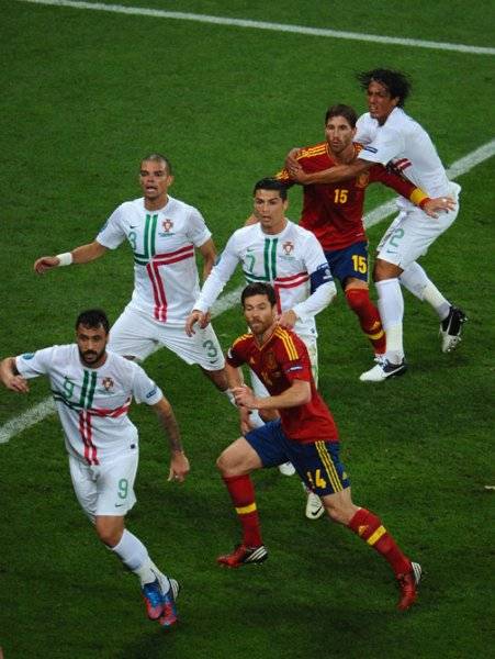 ЕВРО-2012: сложнейшее испытание испанцами преодолено